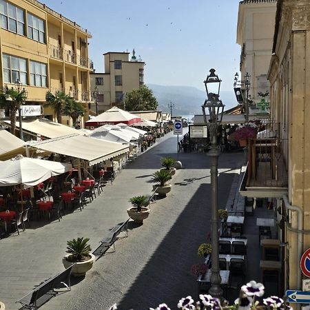 La Meridiana - Centro Storico Di Pizzo Bed & Breakfast Bagian luar foto