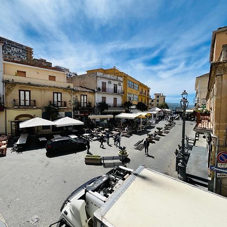 La Meridiana - Centro Storico Di Pizzo Bagian luar foto