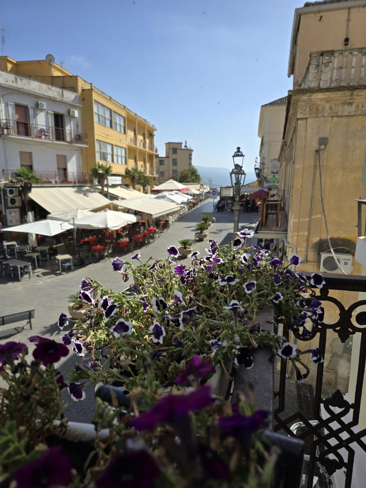 La Meridiana - Centro Storico Di Pizzo Bed & Breakfast Bagian luar foto